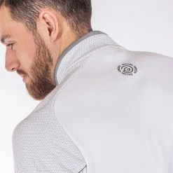 Galvingreen Galvin Green Daxton Insula Golf Pullover 13 Galvingreen Galvin Green Daxton Insula Golf Pullover -Golf Shirts Sales Galvin Green SS22 Daxton Insula Half Zip Pullover G124201 Code SWGAL350 M White Cool Grey Sharkskin Model 3