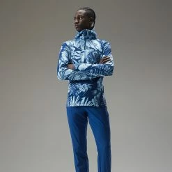 Jlindeberg J.Lindeberg Aerial 1/4 Zip Golf Hoodie 11 Jlindeberg J.Lindeberg Aerial 1/4 Zip Golf Hoodie -Golf Shirts Sales J.Lindeberg AW22 Aerial Print Quarter Hood GMJS07798 0470 SWLIN086 Hibiscus BlueWhite Model 1