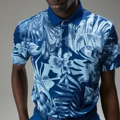 Jlindeberg J.Lindeberg Martin Print Golf Polo Shirt 12 Jlindeberg J.Lindeberg Martin Print Golf Polo Shirt -Golf Shirts Sales J.Lindeberg Martin Print Regular Fit Polo GMJT07413 0470 SHLIN150 Hibiscus BlueWhite Model 2