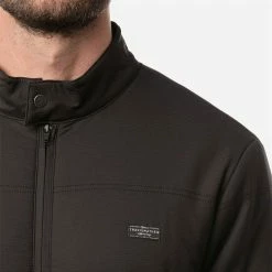 TravisMathew Interlude Full Zip Golf Jacket 12 TravisMathew Interlude Full Zip Golf Jacket -Golf Shirts Sales Travis Mathew SS21 Interlude Sweater Jacket 1MT003 0BLK Code SWTRA018 M Black Model 2